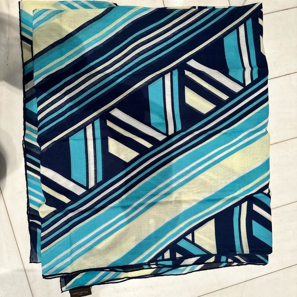 Louis vitton sarong - Picture 2 of 3